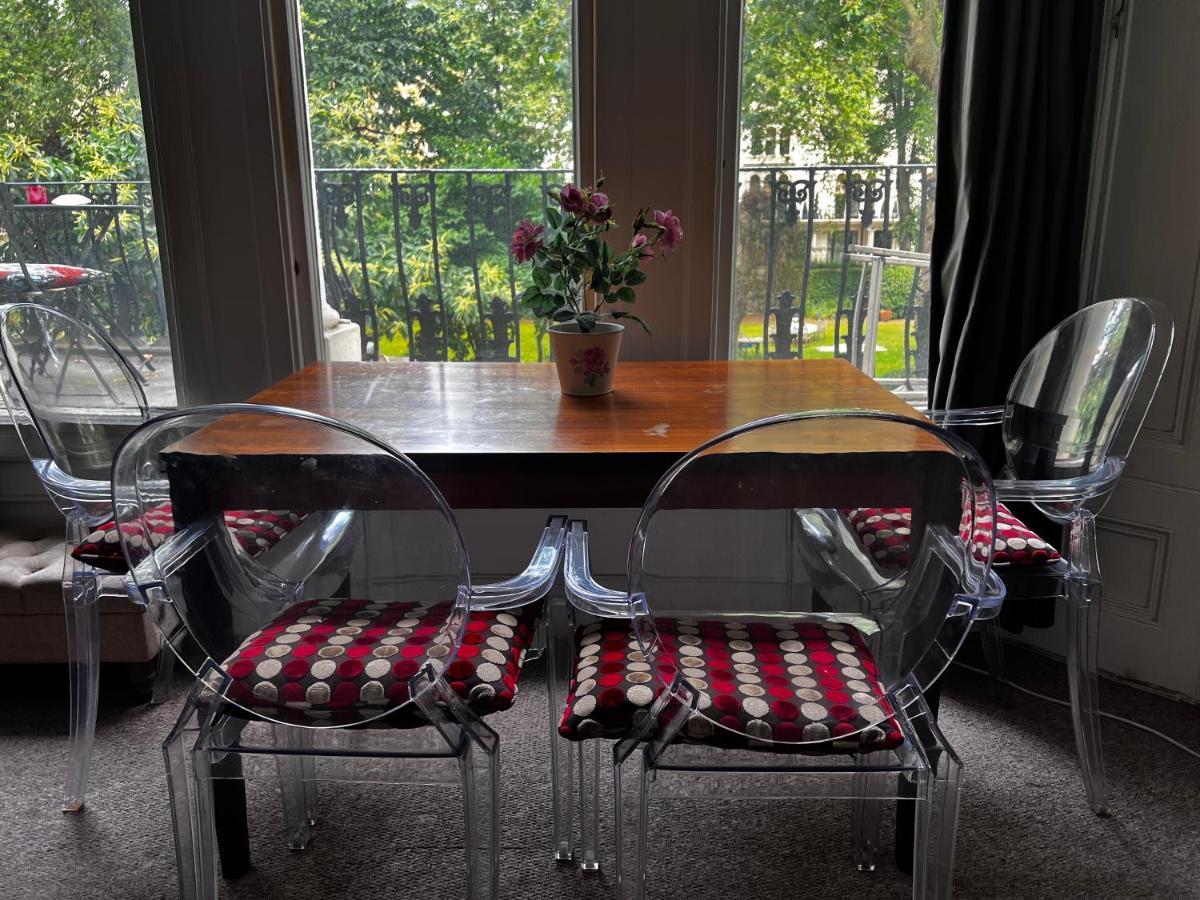 Hyde Park Studio Has Private Balcony With Tranquil Garden View London Bagian luar foto